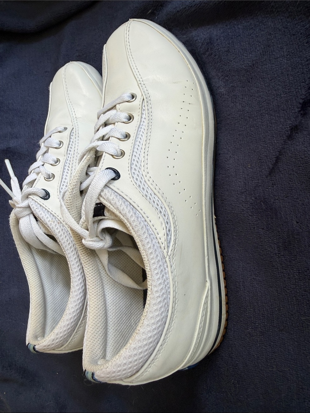 Keds Women’s White Leather Low-Top Sneakers - Picture 7 of 8